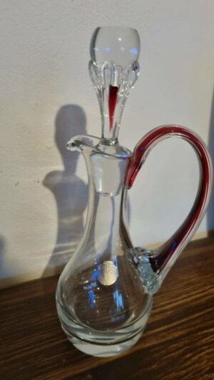 Aiguière en cristal finition bordeaux