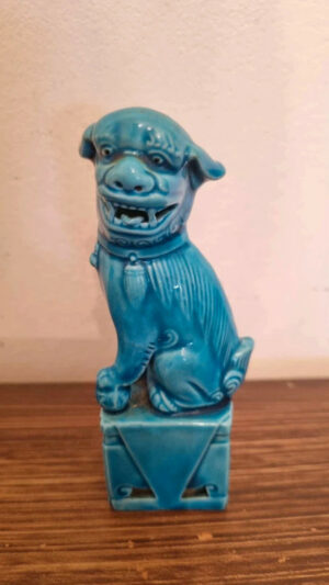 Statuette chinoise chien de foo en céramique émaillé bleu