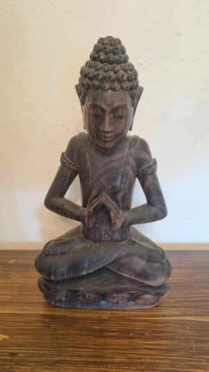 Statuette de Bouddha en bois d'ébène 1