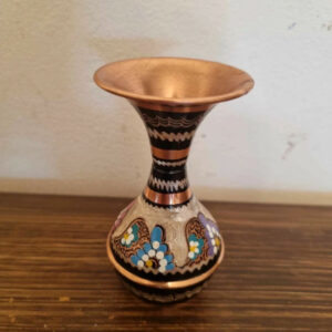 Vase en cuivre peint à la main