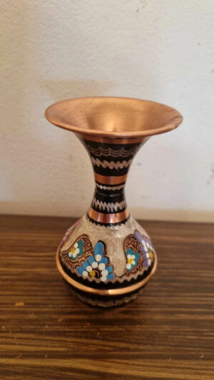 Vase en cuivre peint à la main