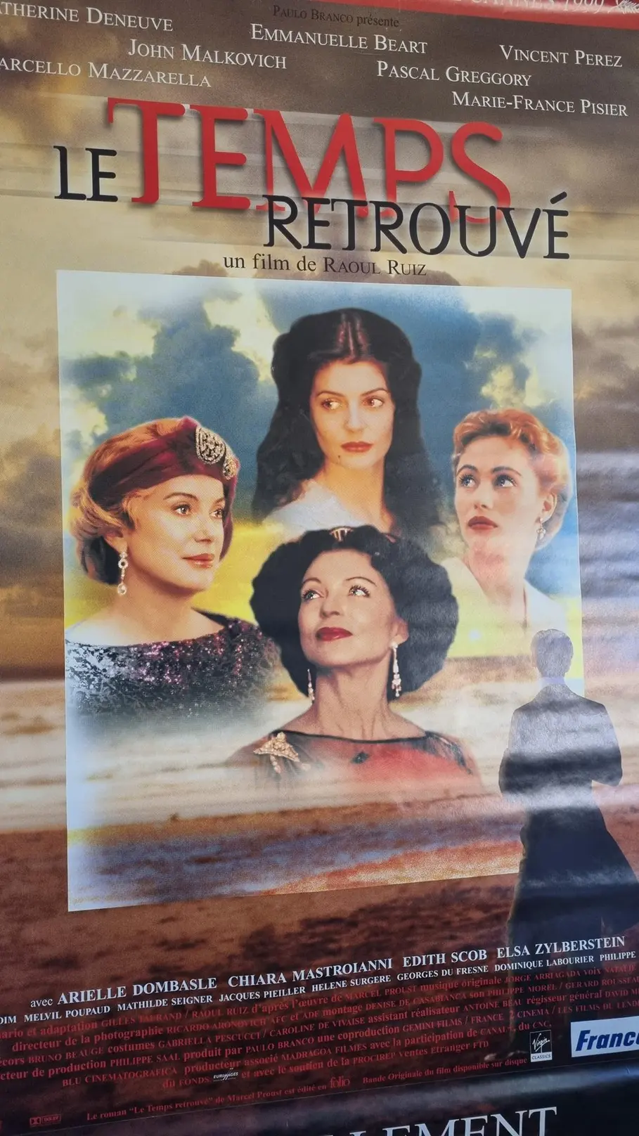 Grande affiche de cinéma Le temps retrouvé du réalisateur Raoul Ruiz Affiche de cinéma Le temps retrouvé du réalisateur Raoul Ruiz