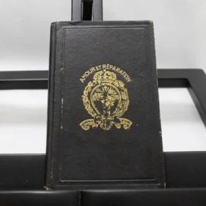 Ancien livre religieux catholique Amour et Réparation de 1921