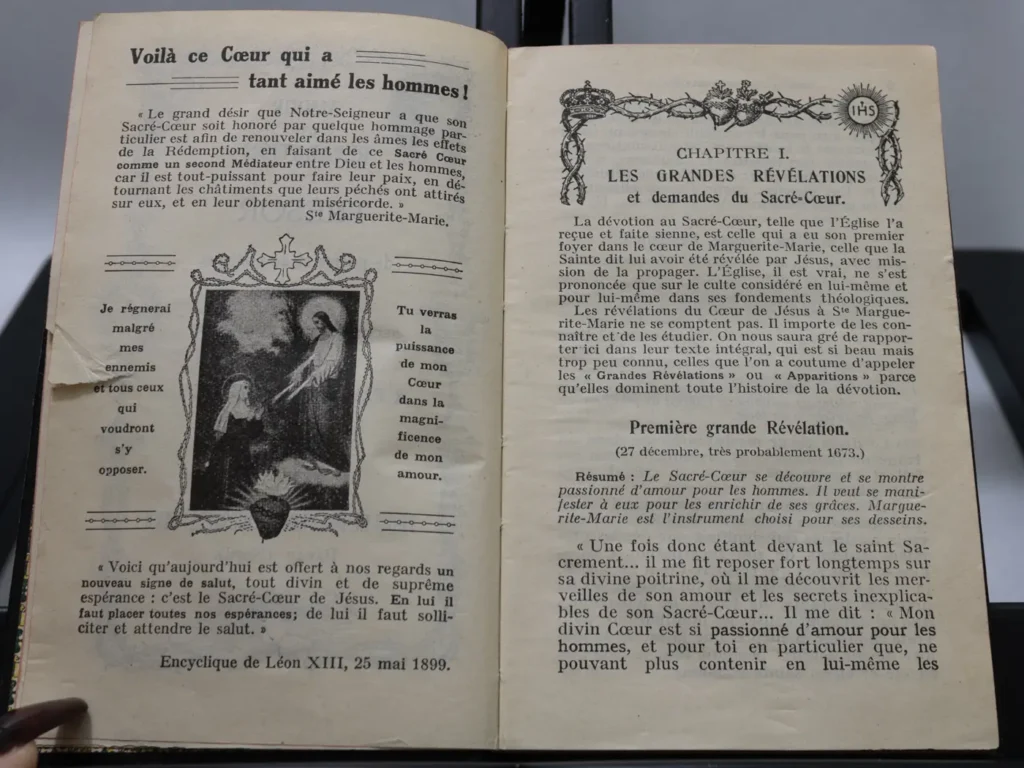 Ancien livre religieux catholique Amour et Réparation de 1921