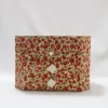 Boîte à couture vintage en bois blanc, couvercle brodé rouge