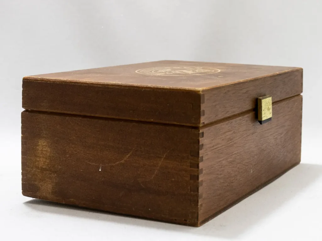 Boîte à thé vintage La Tisanière en bois et métal, 6 casiers