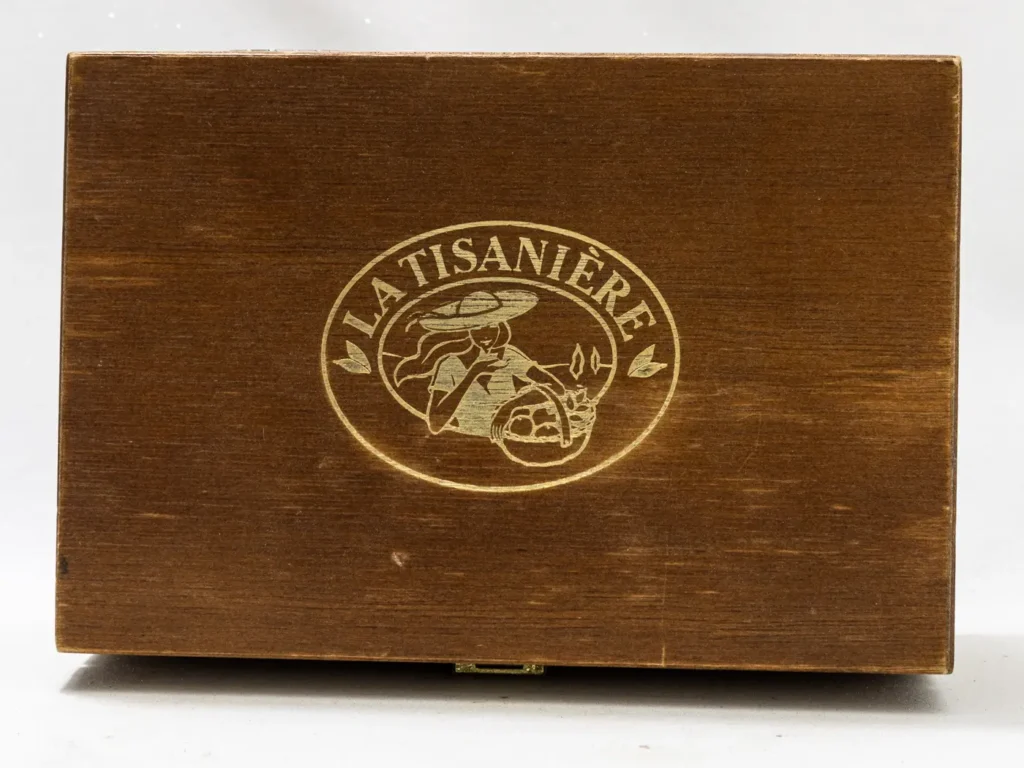 Boîte à thé vintage La Tisanière en bois et métal, 6 casiers