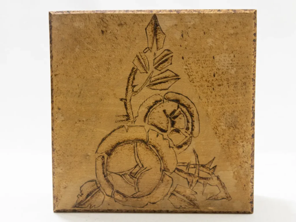 Boîte de Rangement Carrée en Bois Pyrogravé Motifs Floraux