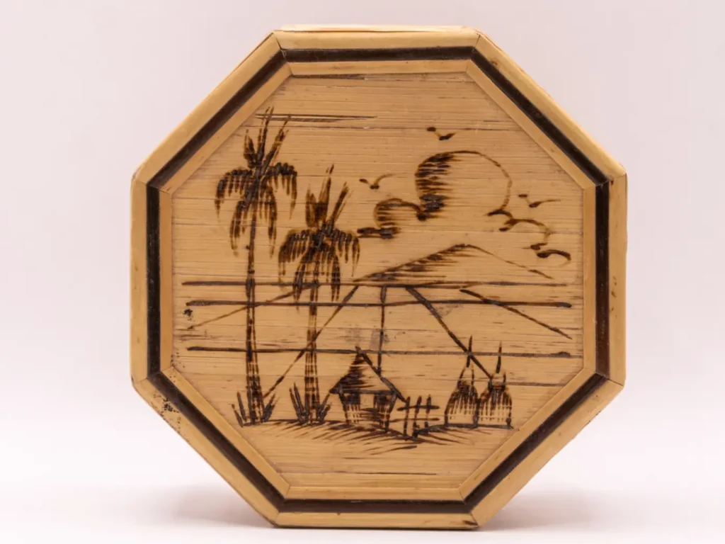 Boîte de rangement vintage asiatique carrée en bambou tressé