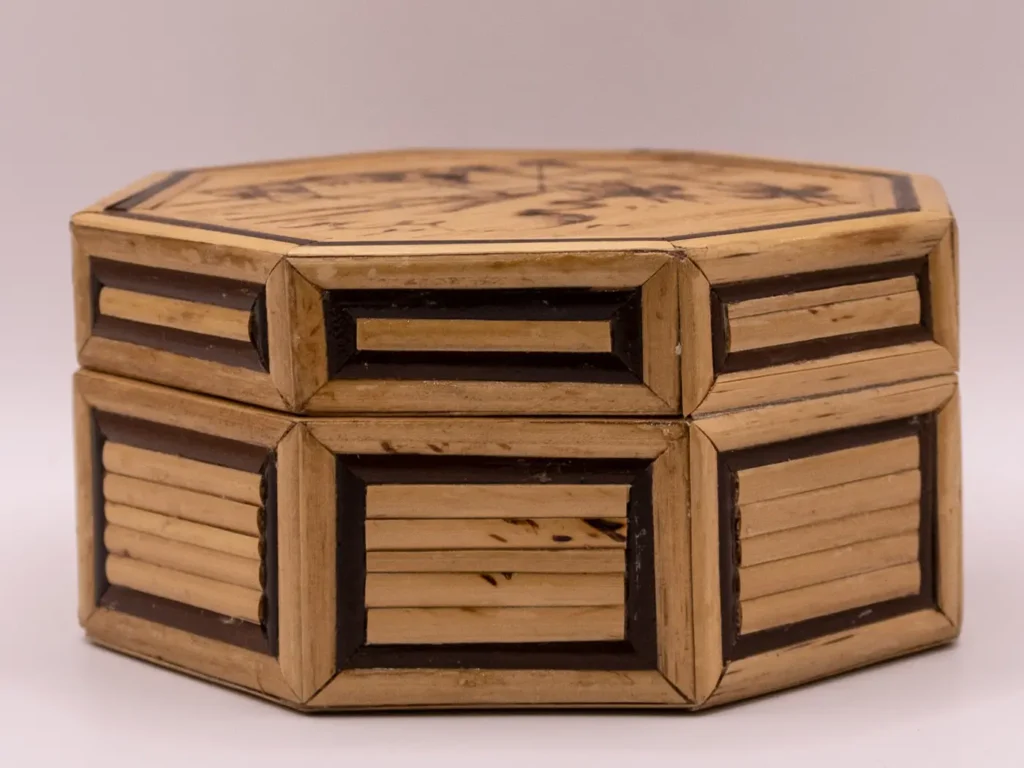 Boîte de rangement vintage asiatique carrée en bambou tressé