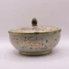 Boîte en métal ronde vintage Superchocolat Jacques dorée blanche