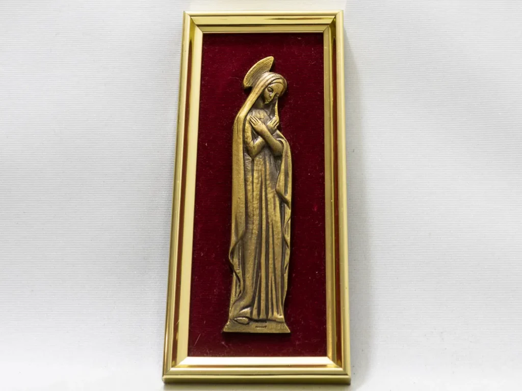 Cadre religieux vintage Vierge de Lourdes bronze signé Mermet