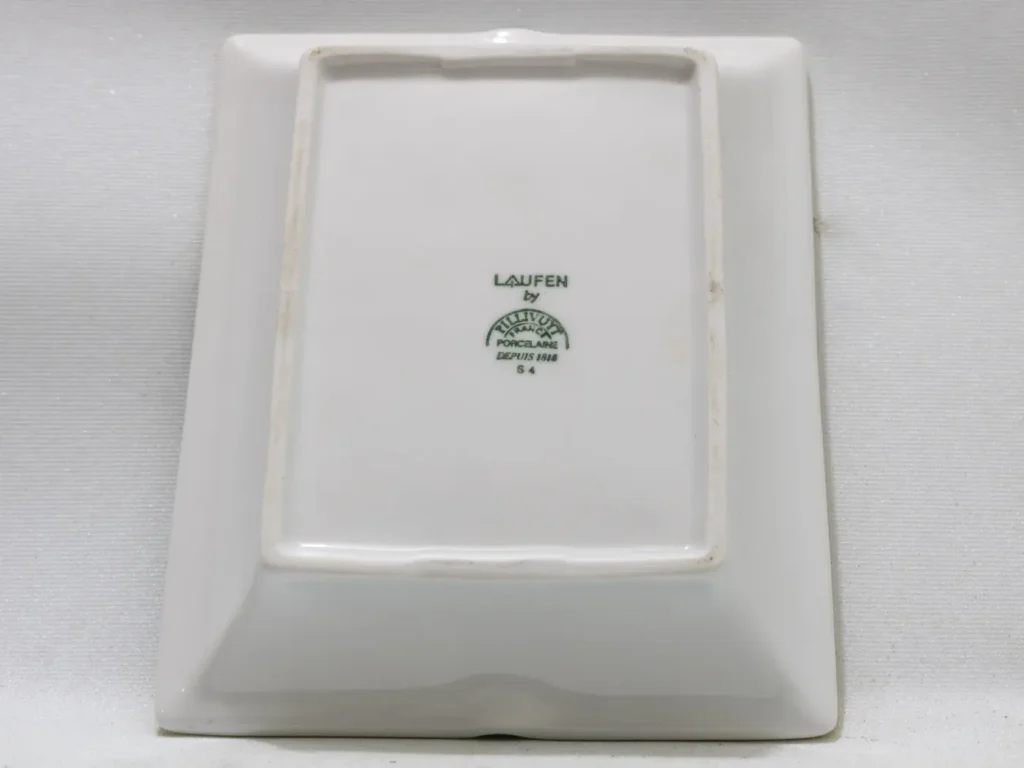 Cendrier porcelaine Pillivuyt Laufen, décor papillon monarque