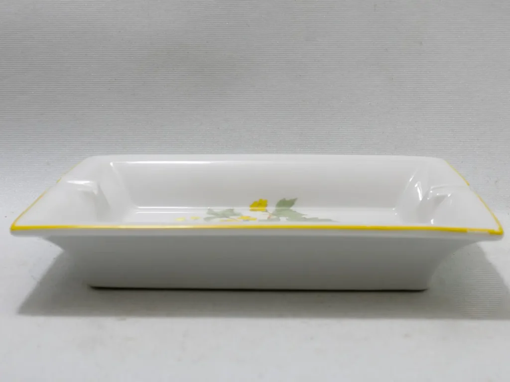 Cendrier porcelaine Pillivuyt Laufen, décor papillon monarque