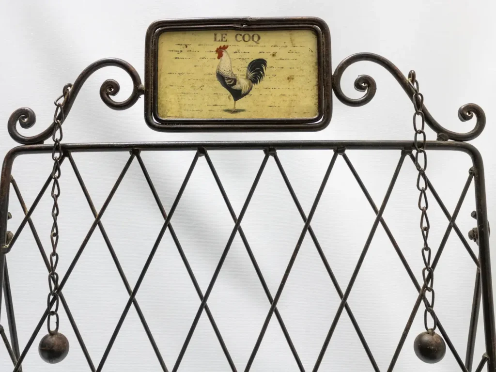 Chevalet porte-livre ancien en fer forgé pour livre de cuisine