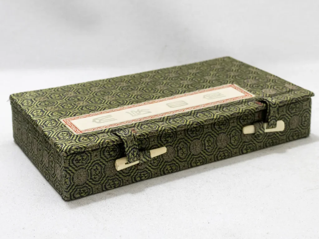 Coffret complet calligraphie chinoise avec encrier et pinceaux