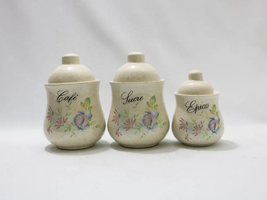 Ensemble de pots de cuisine en céramique au décor floral vintage
