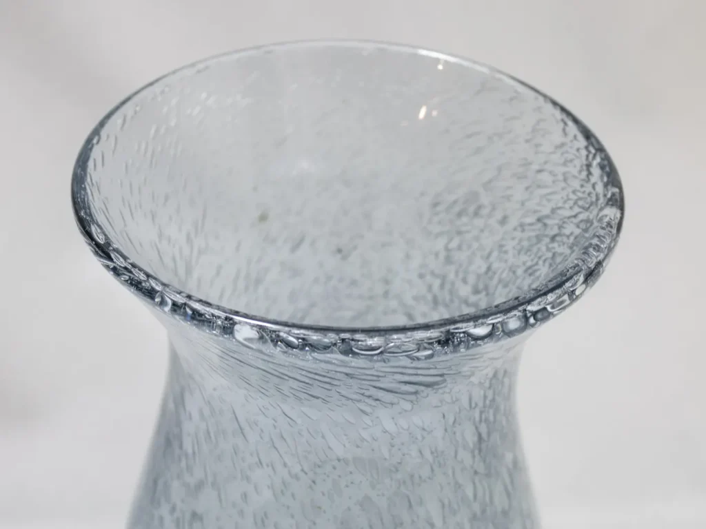 Grand Vase Cylindrique en Verre Bullé Bleuté d'Esprit Vintage