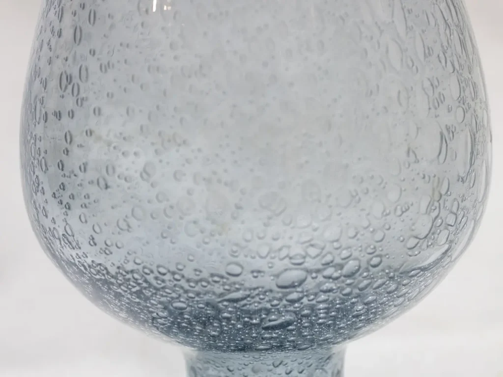 Grand Vase Cylindrique en Verre Bullé Bleuté d'Esprit Vintage