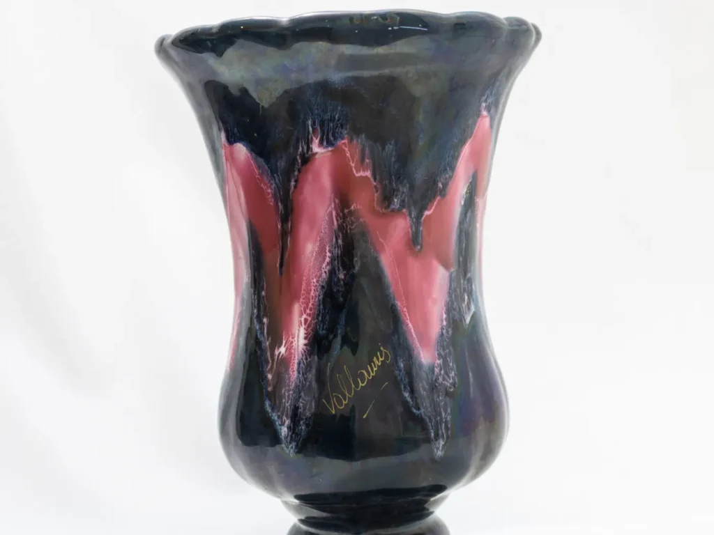 Grand vase en céramique Vallauris, motif abstrait bleu & rose