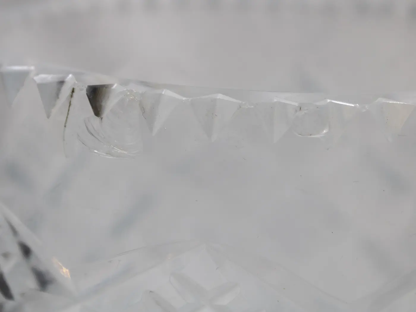 Grand vase vintage en cristal taillé, pièce de décoration unique