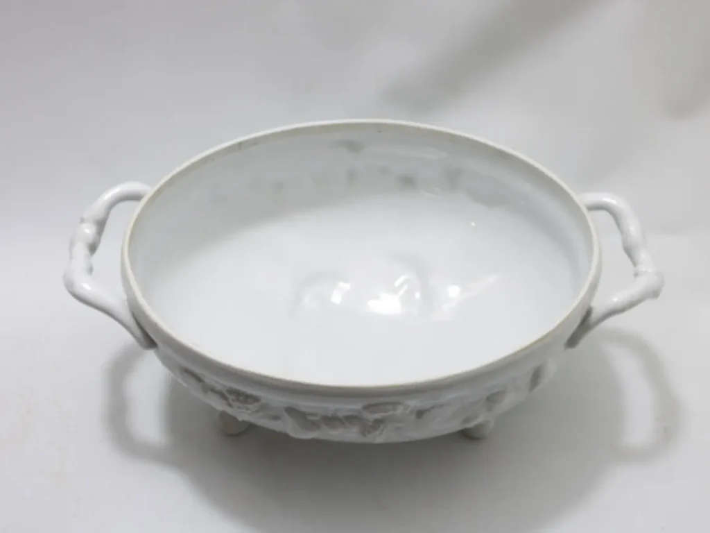 Grande soupière légumier en porcelaine de Philippe Deshoulières