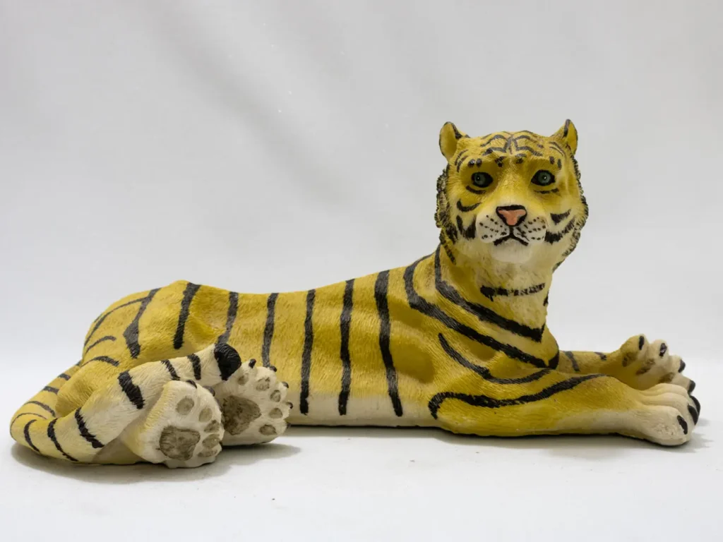 Grande statue de tigre en plâtre, félin majestueux décoratif