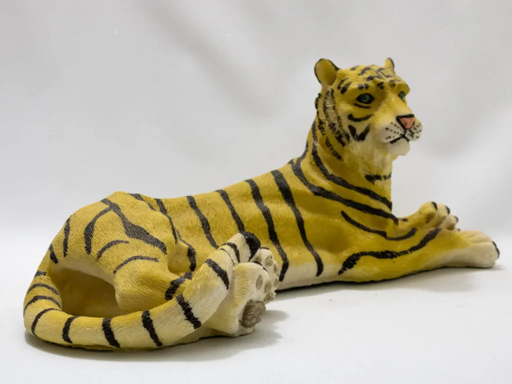 Grande statue de tigre en plâtre, félin majestueux décoratif