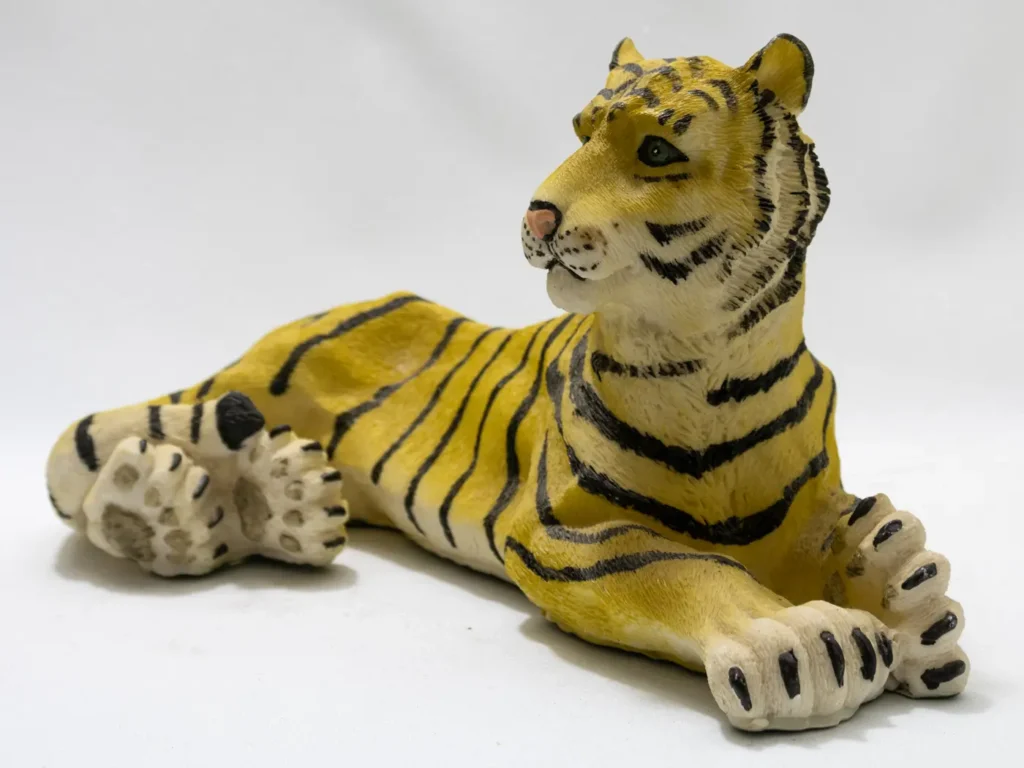 Grande statue de tigre en plâtre, félin majestueux décoratif