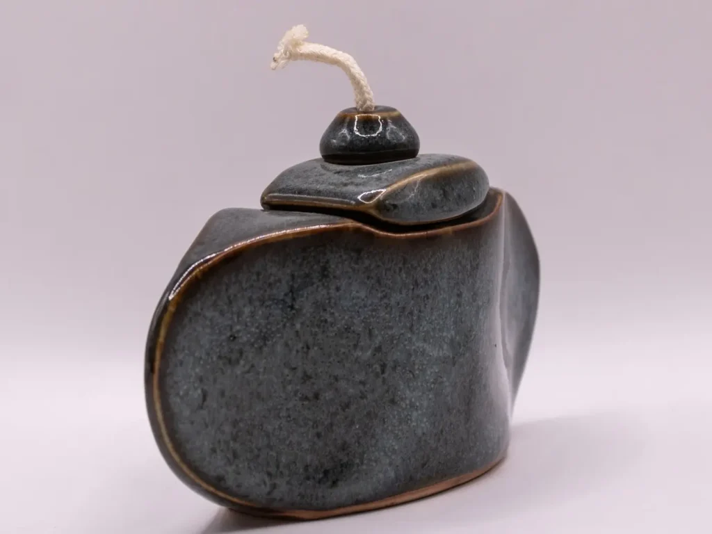 Lampe à huile vintage en céramique émaillée, pièce de collection