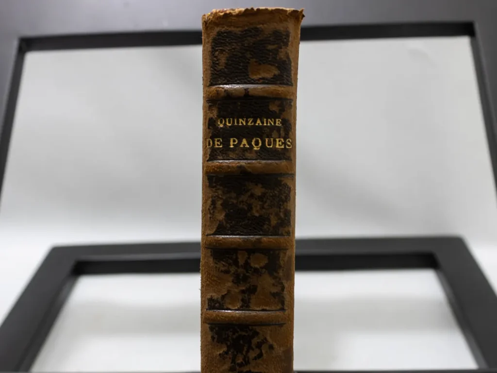 Livre ancien Les Quatre Évangiles, Actes des Apôtres, cuir vert