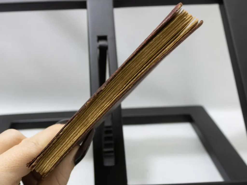 Livre Ancien Petit Manuel Paroissial en Cuir Marron de 1916