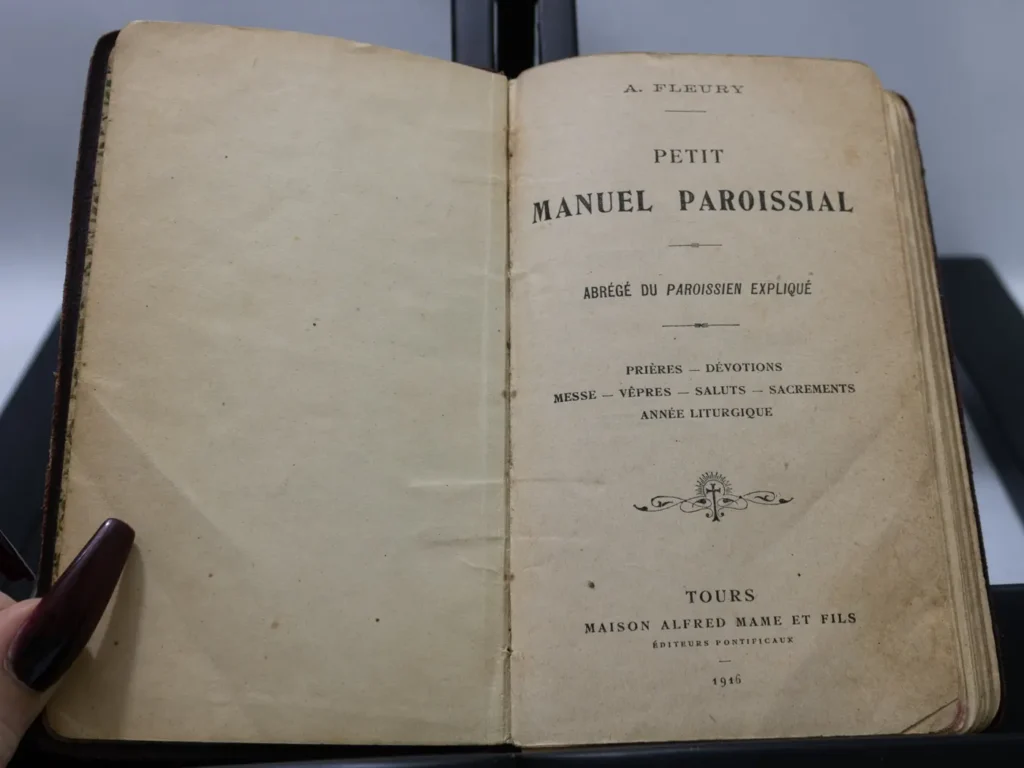 Livre Ancien Petit Manuel Paroissial en Cuir Marron de 1916