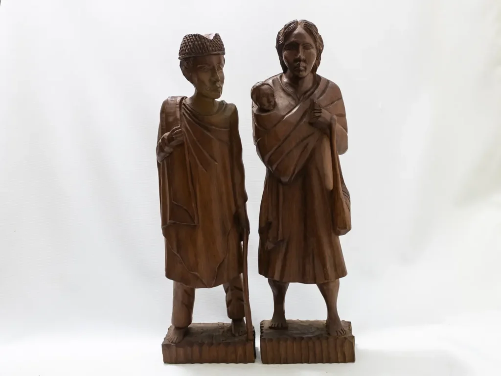 Paire de statues vintage, couple malgache en bois style ébène