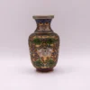 Petit vase chinois cloisonné, motifs de fleurs de lotus colorées