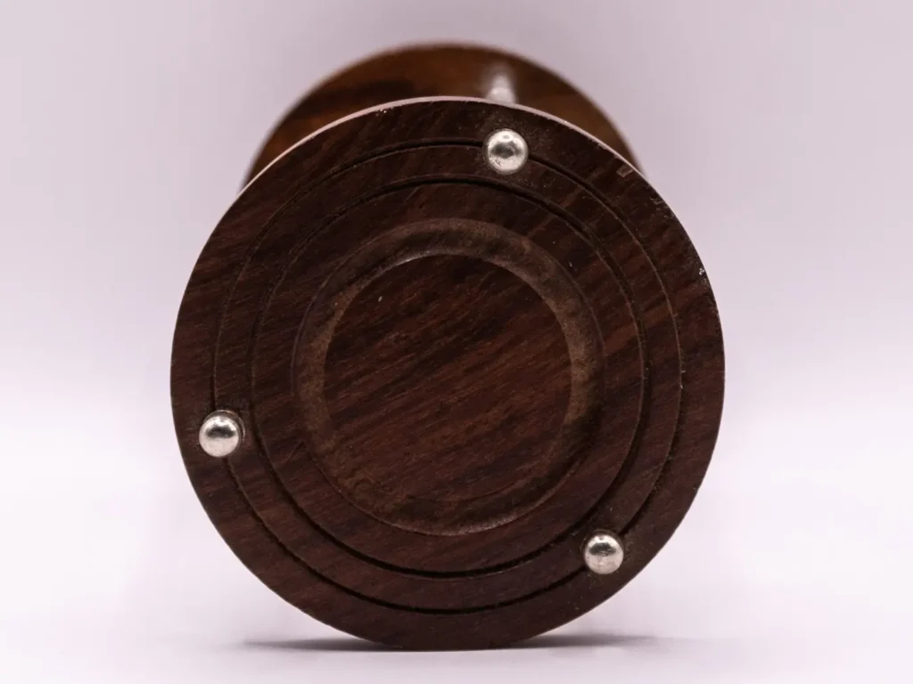 Sablier Ancien en Bois et Métal avec son Sable Violet Foncé