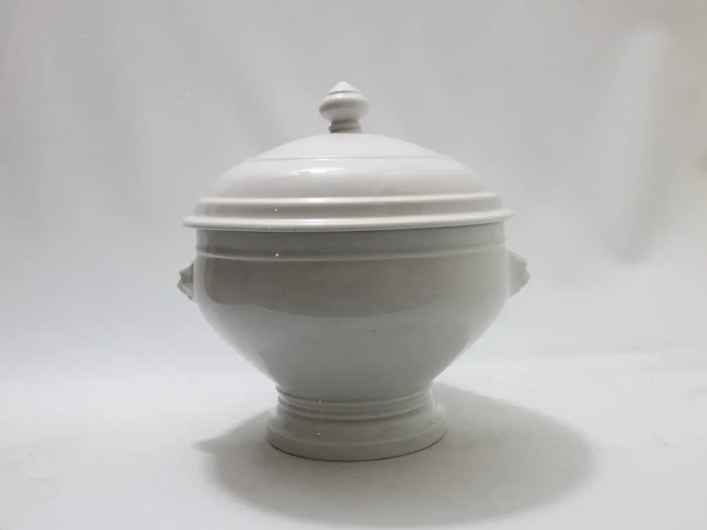 Soupière en porcelaine Pillivuyt France collection Tête de Lion