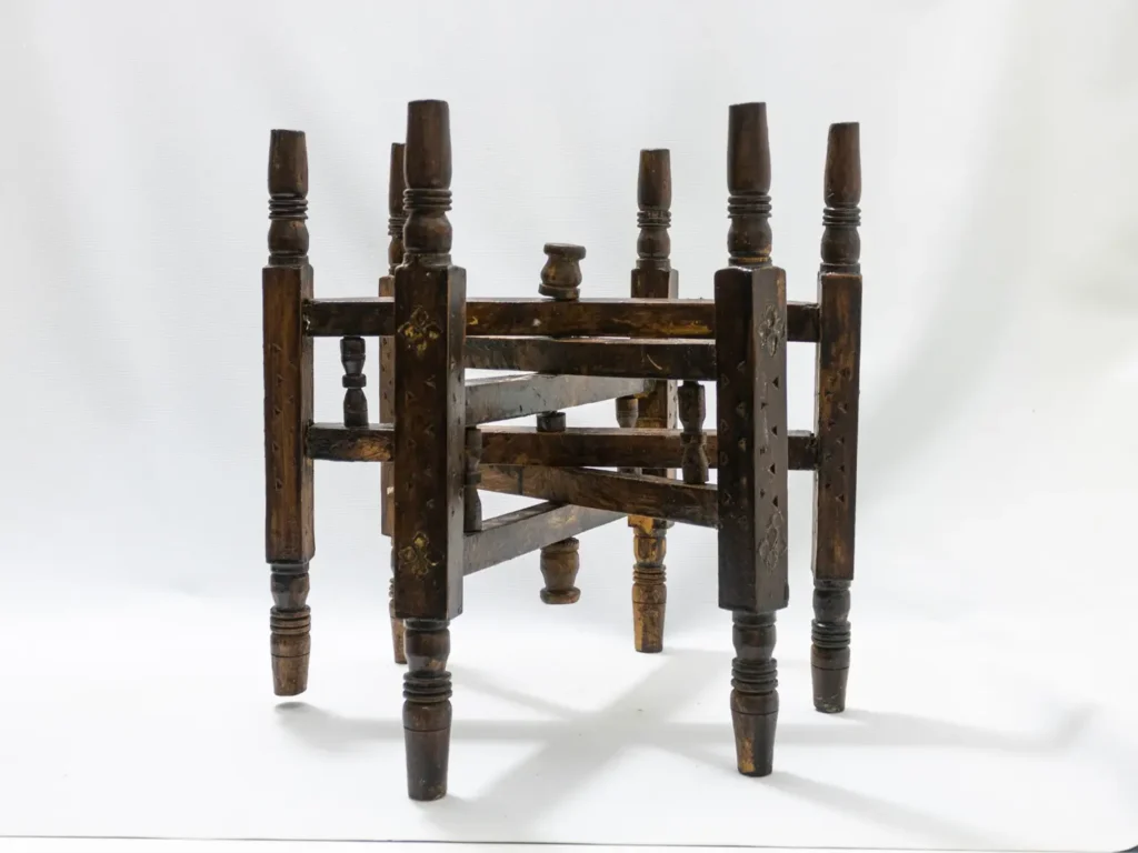 Support pour table basse marocaine en bois, sculpture artisanale