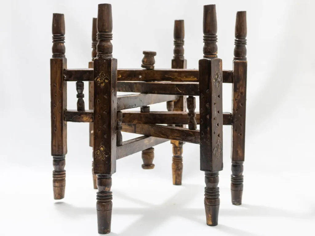 Support pour table basse marocaine en bois, sculpture artisanale
