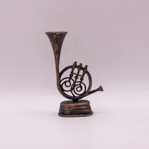 Taille-crayon miniature en forme de Cor d’harmonie métal cuivré Taille-crayon miniature en forme de Cor d'harmonie métal cuivré