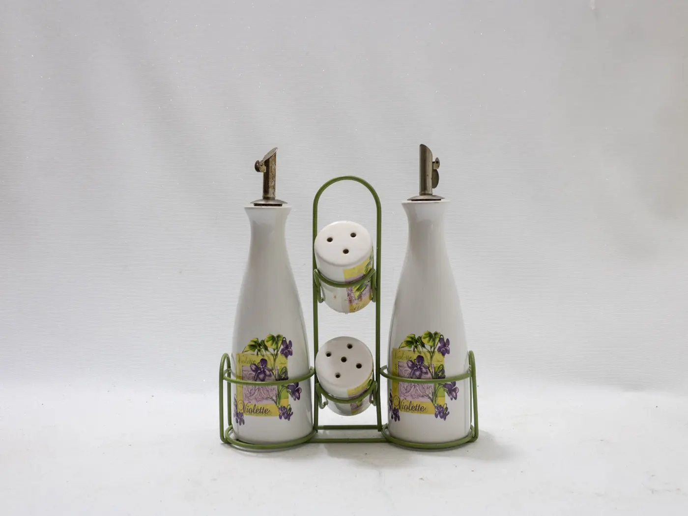 Huilier-vinaigrier en céramique à décor de violettes J.Carlton Huilier-vinaigrier en céramique à décor de violettes J.Carlton