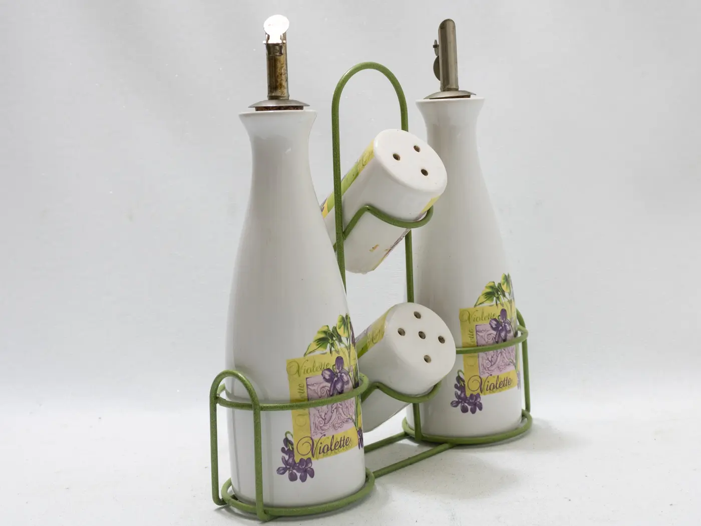 Huilier-vinaigrier en céramique à décor de violettes J.Carlton Huilier-vinaigrier en céramique à décor de violettes J.Carlton