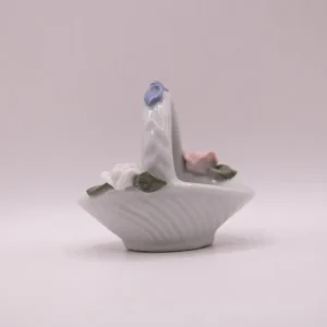 Panier miniature vintage en porcelaine de chine, décor floral