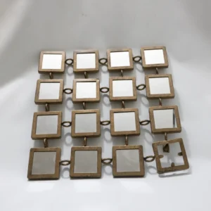 Panneau mural vintage avec 15 miroirs carrés à maillons dorés