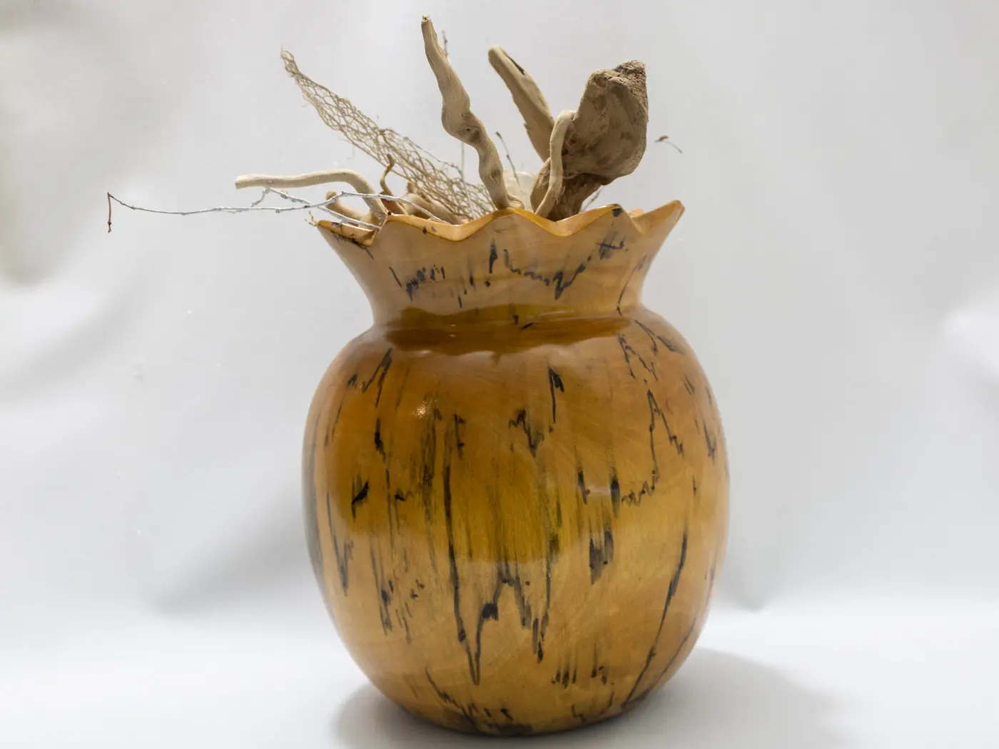 Vase en bois tourné laqué vintage, esprit bois flotté ananas Vase en bois tourné laqué vintage, esprit bois flotté ananas